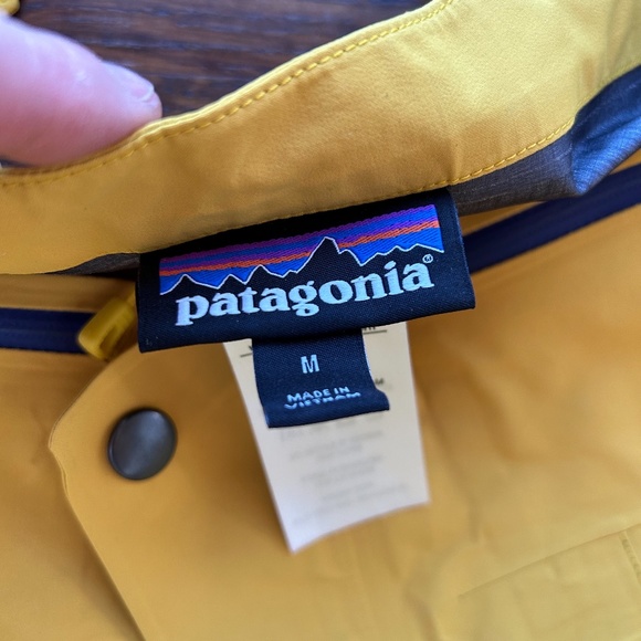 COPY - Patagonia Women's Untracked Bibs Med Yellow - Picture 7 of 9